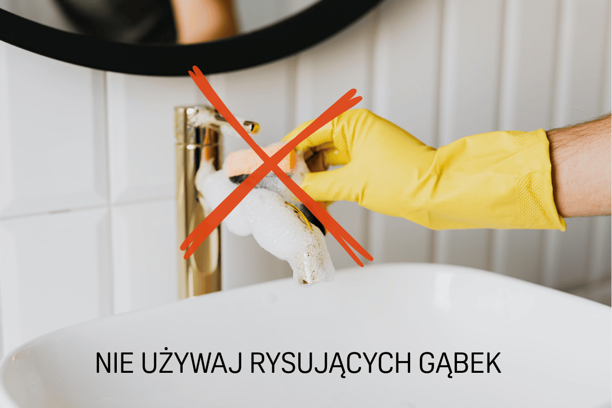 przecieranie baterii ostrą stroną gąbki